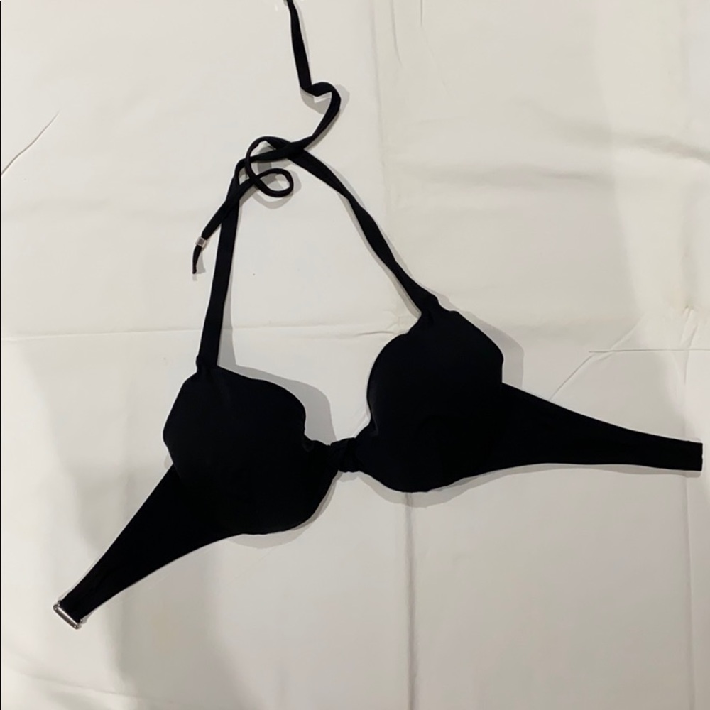 3 for $40
H&M underwire bikini 34D worn once